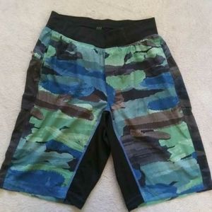 Lululemon the linerless 11' shorts